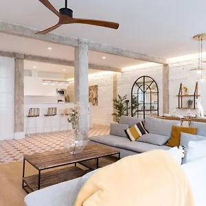 Apartment Amplio Y Moderno Con Tarima Refrescante By Staynnapartments, Bilbao